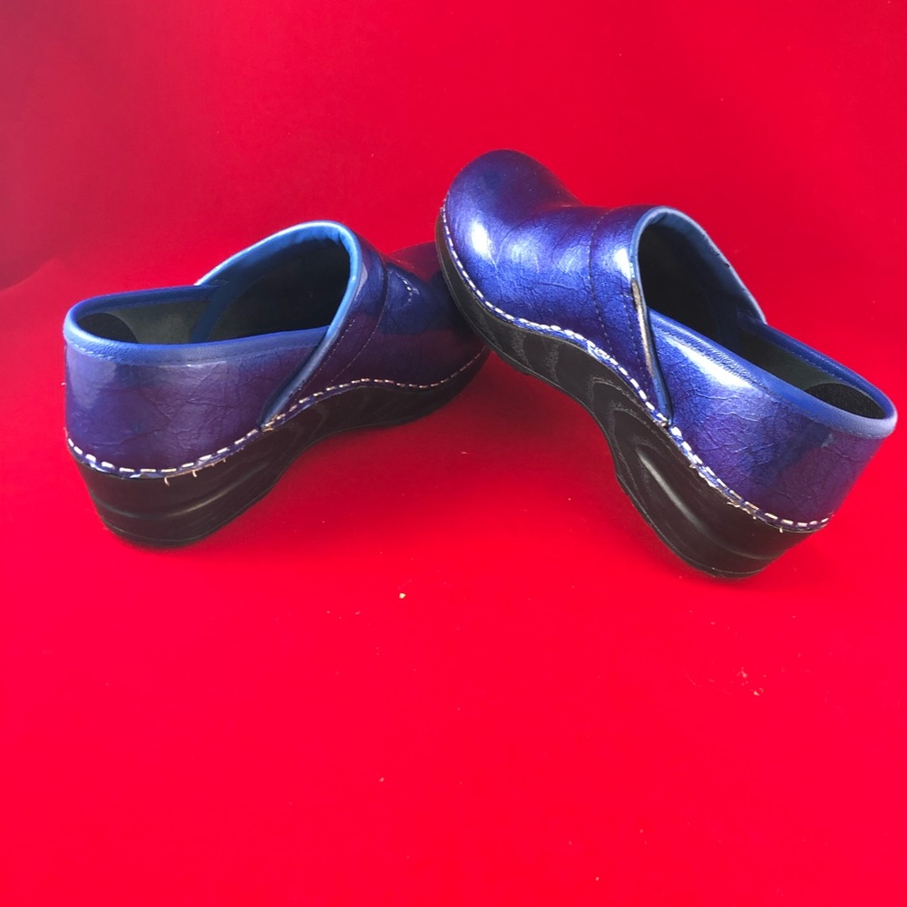 Sanita Shiny Blue Nursing Clogs EU 37 US 6.5 - 7 - Picture 10 of 13